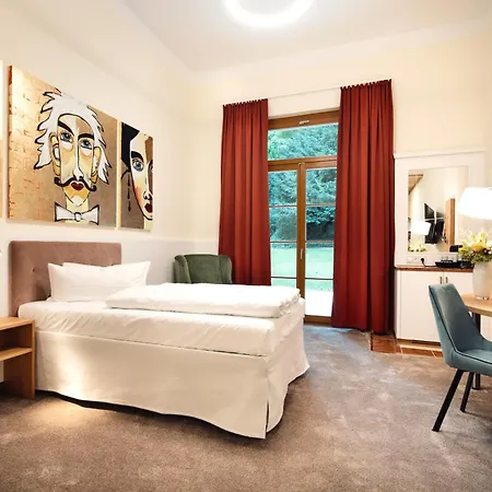 Otel Kim Im Park 4*