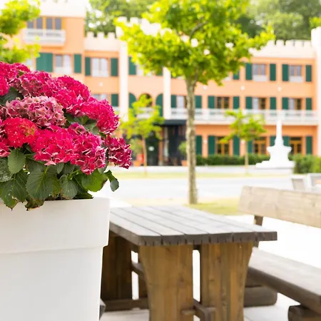 Kim Im Park Hotel 4*