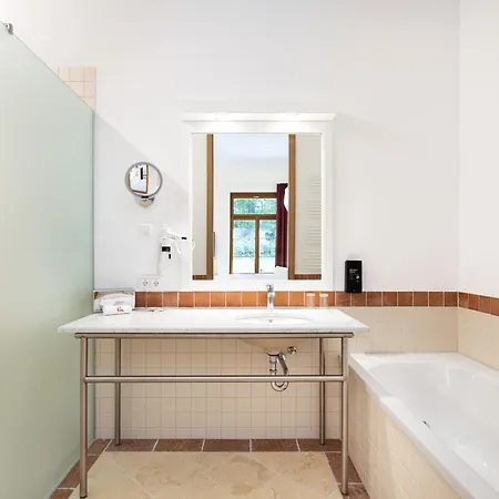 Hotel Kim Im Park 4*